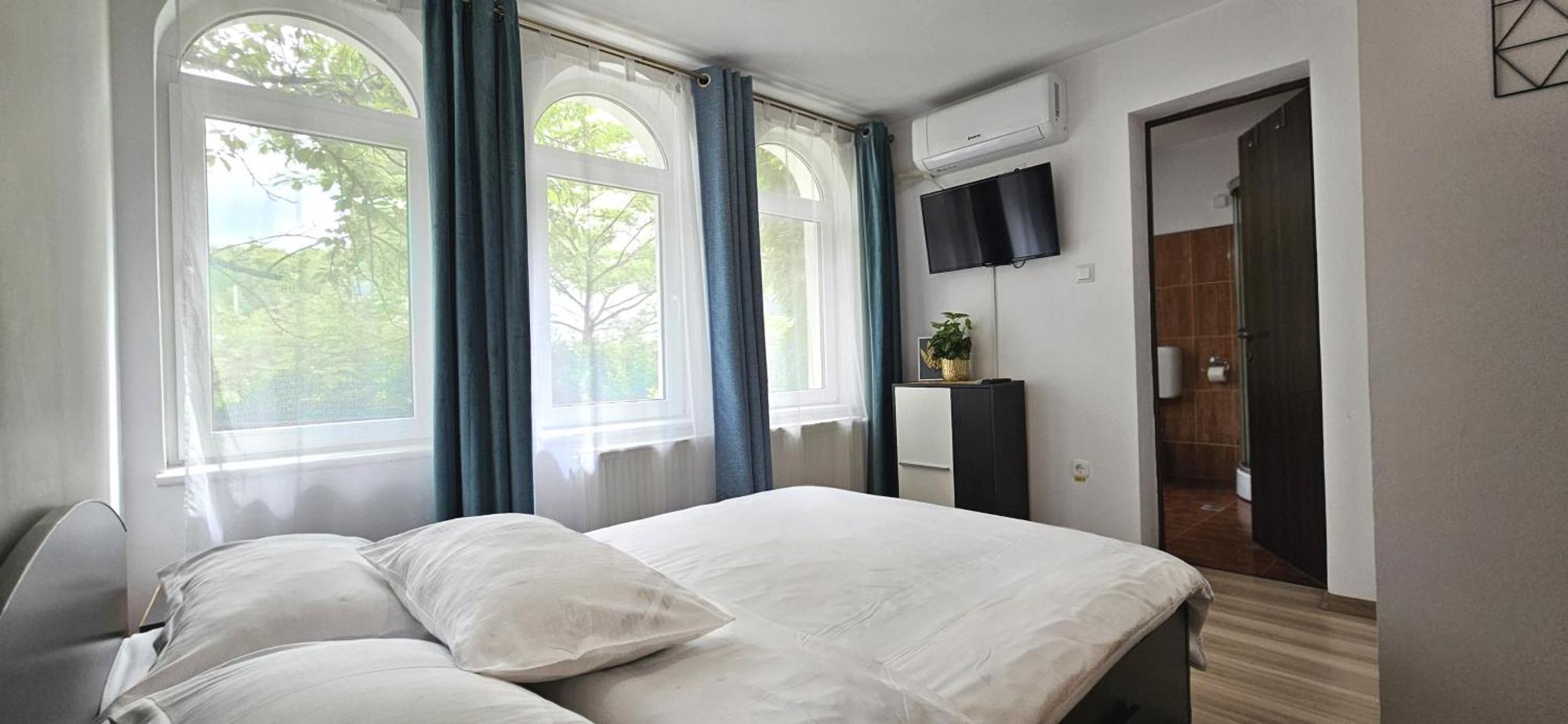 Hotel Hillside Oradea Zewnętrze zdjęcie