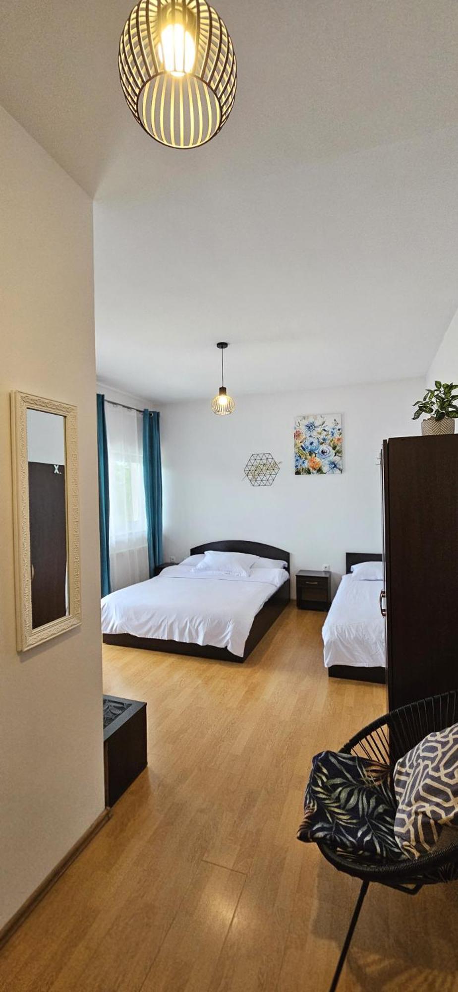 Hotel Hillside Oradea Zewnętrze zdjęcie
