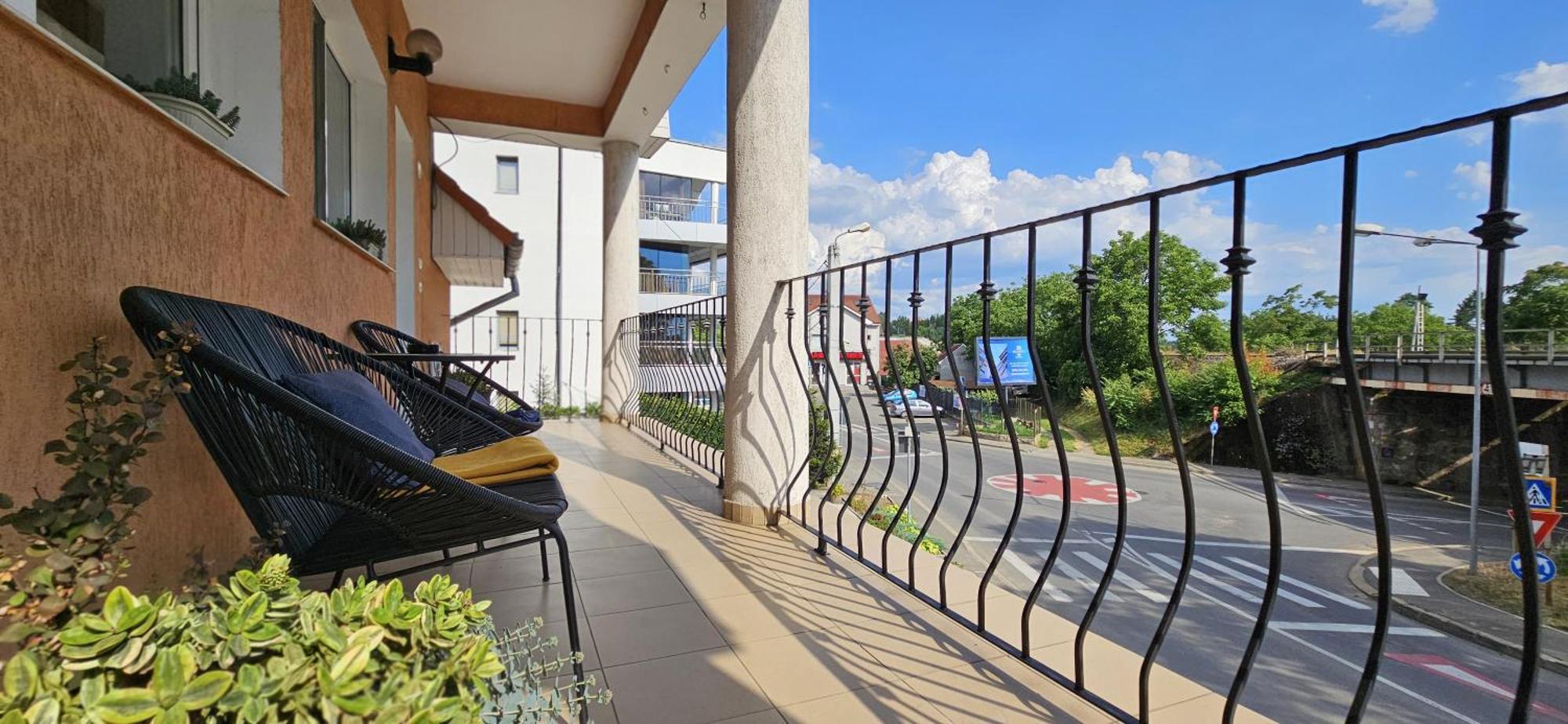 Hotel Hillside Oradea Zewnętrze zdjęcie
